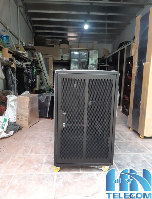 Tủ rack 20U D800 tiêu chuẩn 19 inch | Viễn Thông VTHN